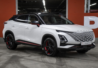 Подержанный автомобиль Omoda C5 2023 года (3 фото)