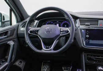 Подержанный автомобиль Volkswagen Tiguan 2021 года (15 фото)