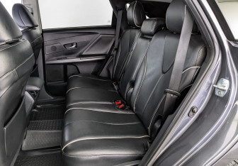 Подержанный автомобиль Toyota Venza 2013 года (17 фото)