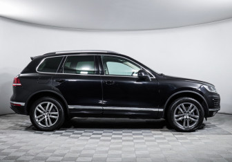 Подержанный автомобиль Volkswagen Touareg 2017 года (4 фото)