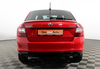 Подержанный автомобиль Skoda Rapid Liftback 2018 года (4 фото)