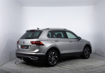 Подержанный автомобиль Volkswagen Tiguan 2021 года (5 фото)