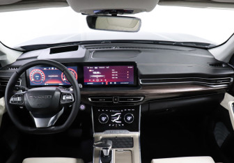 Подержанный автомобиль Exeed VX 2022 года (13 фото)