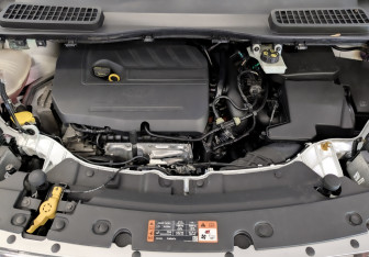 Подержанный автомобиль Ford Kuga 2017 года (10 фото)