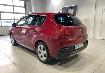 Подержанный автомобиль Peugeot 3008 2011 года (6 фото)