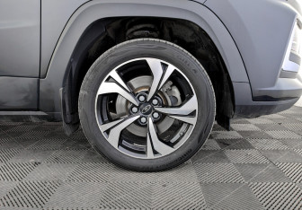 Подержанный автомобиль Москвич 3 2023 года (18 фото)