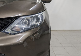 Подержанный автомобиль Nissan Qashqai 2014 года (15 фото)