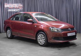 Подержанный автомобиль Volkswagen Polo Sedan 2012 года (3 фото)
