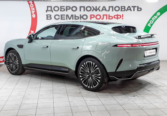 Подержанный автомобиль Avatr 11 2024 года (6 фото)