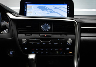Подержанный автомобиль Lexus RX 2021 года (20 фото)