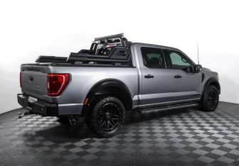 Подержанный автомобиль Ford F-150 2022 года (5 фото)