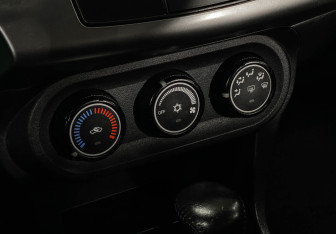 Подержанный автомобиль Mitsubishi Lancer Sedan 2007 года (15 фото)