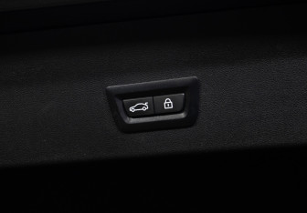 Подержанный автомобиль BMW X4 2021 года (24 фото)