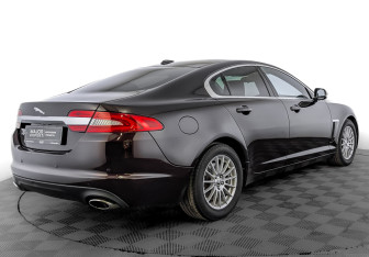 Подержанный автомобиль Jaguar XF Sedan 2012 года (5 фото)