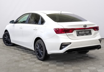 Подержанный автомобиль Kia Cerato Sedan 2020 года (7 фото)