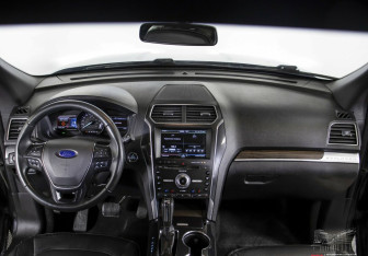 Подержанный автомобиль Ford Explorer 2016 года (9 фото)
