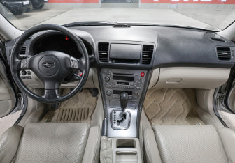 Подержанный автомобиль Subaru Legacy Sedan 2004 года (14 фото)