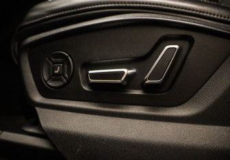 Подержанный автомобиль Audi Q8 2018 года (28 фото)