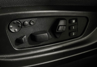 Подержанный автомобиль BMW X5 2011 года (14 фото)