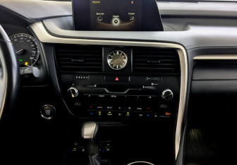 Подержанный автомобиль Lexus RX 2018 года (15 фото)