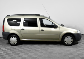 Подержанный автомобиль LADA (ВАЗ) Largus Wagon 2013 года (4 фото)