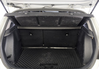 Подержанный автомобиль Kia Rio Hatchback 2019 года (10 фото)