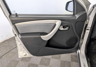 Подержанный автомобиль LADA (ВАЗ) Largus Wagon 2020 года (19 фото)