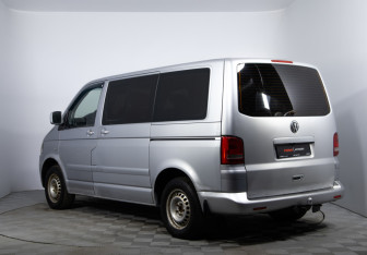 Подержанный автомобиль Volkswagen Multivan 2004 года (6 фото)