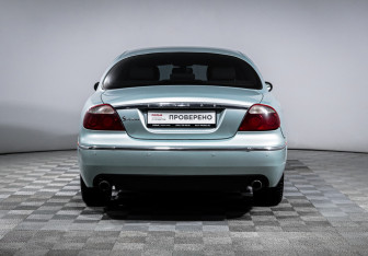 Подержанный автомобиль Jaguar S-Type 2005 года (6 фото)