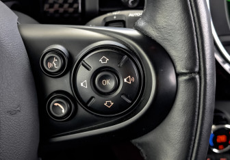 Подержанный автомобиль MINI Hatch 2020 года (28 фото)