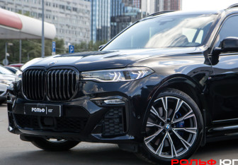 Подержанный автомобиль BMW X7 2019 года (22 фото)