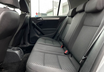Подержанный автомобиль Volkswagen Golf Hatchback 2012 года (10 фото)