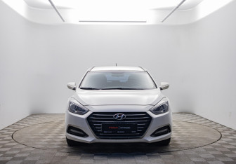 Подержанный автомобиль Hyundai i40 Wagon 2015 года (2 фото)