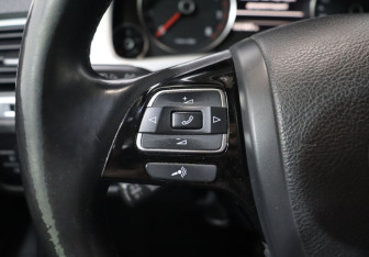 Подержанный автомобиль Volkswagen Touareg 2013 года (16 фото)