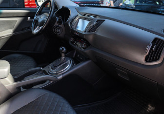 Подержанный автомобиль Kia Sportage 2012 года (7 фото)