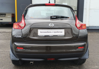 Подержанный автомобиль Nissan Juke 2013 года (6 фото)