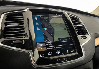 Подержанный автомобиль Volvo XC90 2021 года (17 фото)