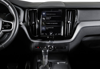 Подержанный автомобиль Volvo XC60 2019 года (14 фото)