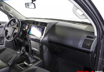 Подержанный автомобиль Toyota Land Cruiser Prado 2018 года (9 фото)