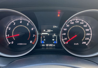 Подержанный автомобиль Mitsubishi ASX 2013 года (17 фото)