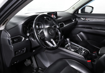Подержанный автомобиль Mazda CX-5 2017 года (15 фото)