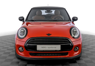 Подержанный автомобиль MINI Hatch 2021 года (2 фото)