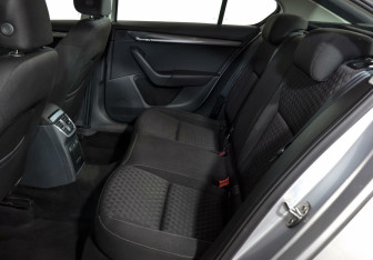 Подержанный автомобиль Skoda Octavia Liftback 2018 года (10 фото)