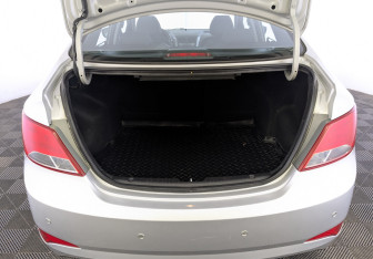 Подержанный автомобиль Hyundai Solaris Sedan 2016 года (10 фото)