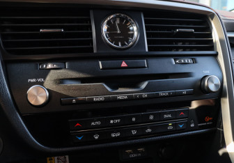 Подержанный автомобиль Lexus RX 2021 года (20 фото)