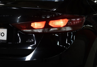 Подержанный автомобиль Hyundai Elantra Sedan 2018 года (21 фото)