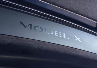 Подержанный автомобиль Tesla Model X 2023 года (26 фото)