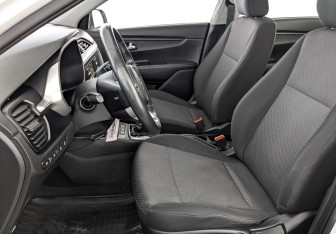 Подержанный автомобиль Kia Rio Sedan 2021 года (20 фото)