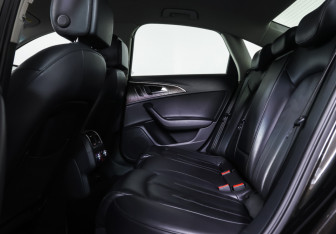 Подержанный автомобиль Audi A6 Sedan 2015 года (12 фото)