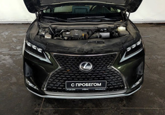 Подержанный автомобиль Lexus RX 2022 года (9 фото)